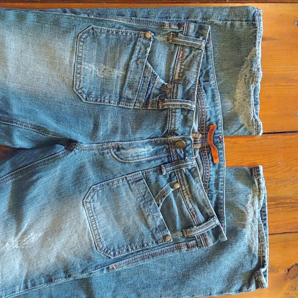 Women's studded pocket jeans